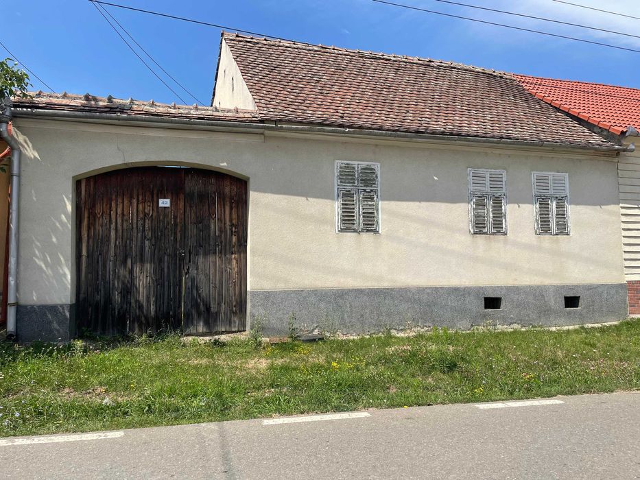 Vand casa cu gradina
