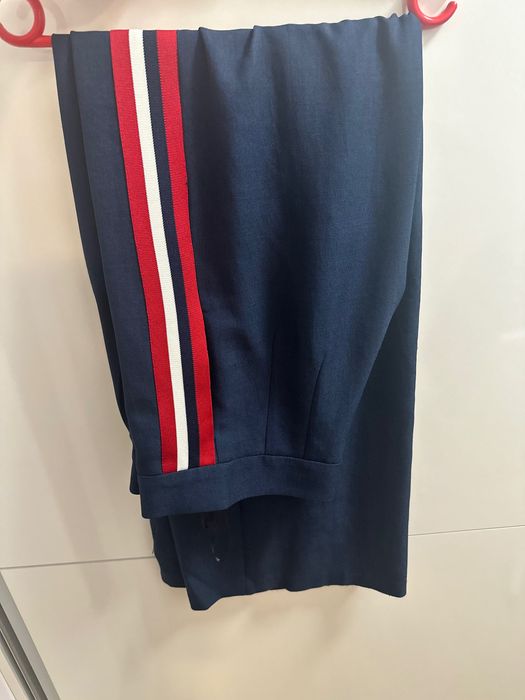 Дрехи на марката  Авин