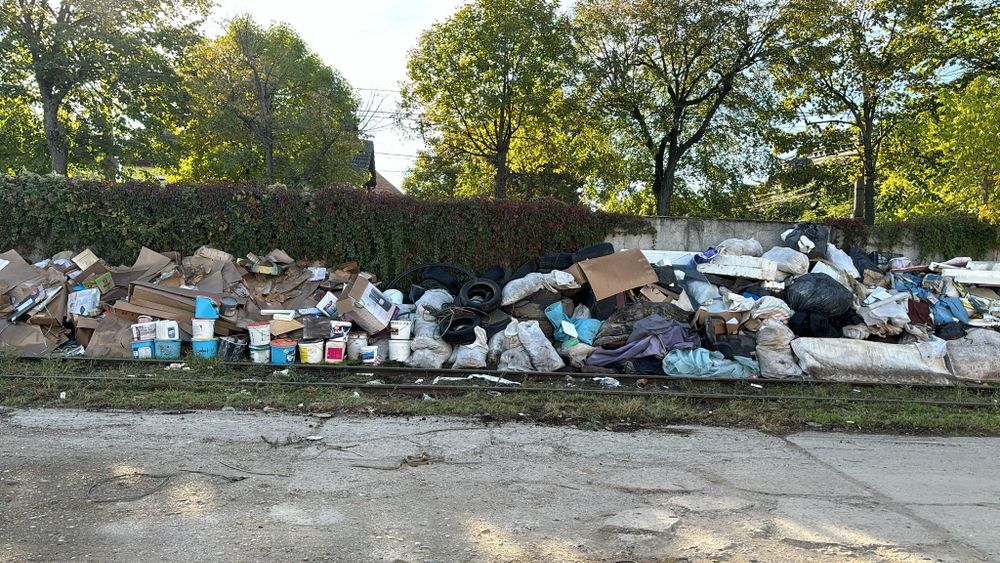 Debarasez evacuez debarasari mutari apartamente evacuez moloz mobila