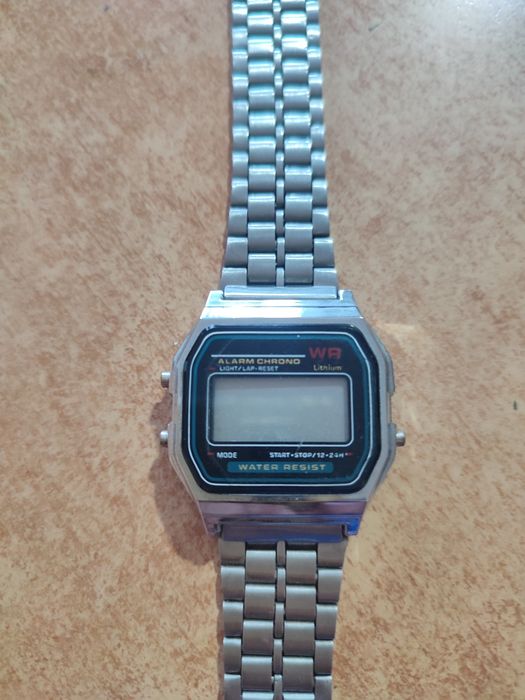 Ceas electronic clasic NOU!