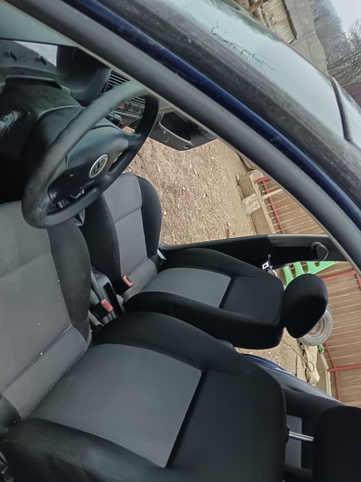 Vând interior golf 4 cu încălzire