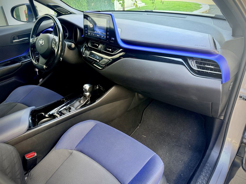 Toyota CHR 1.8 Hybrid Lounge Webasto ! Proprietar !