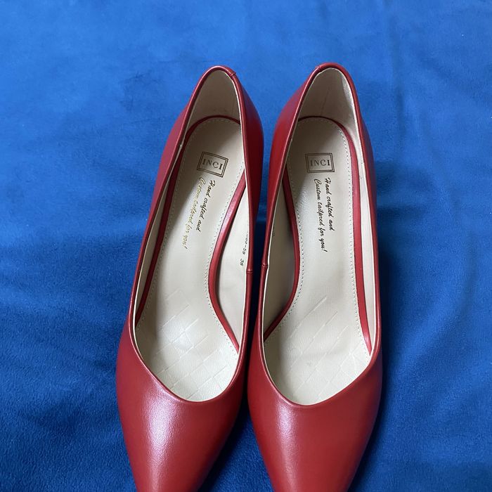 Туфли красные женские