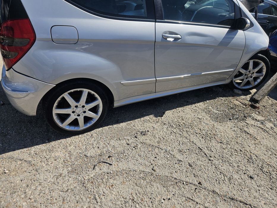 Лети джанти с гуми за Mercedes Aklasa 215 45 17