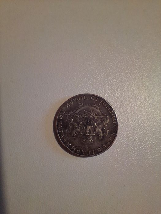 2 лв от 1943 година с обърнат гръб