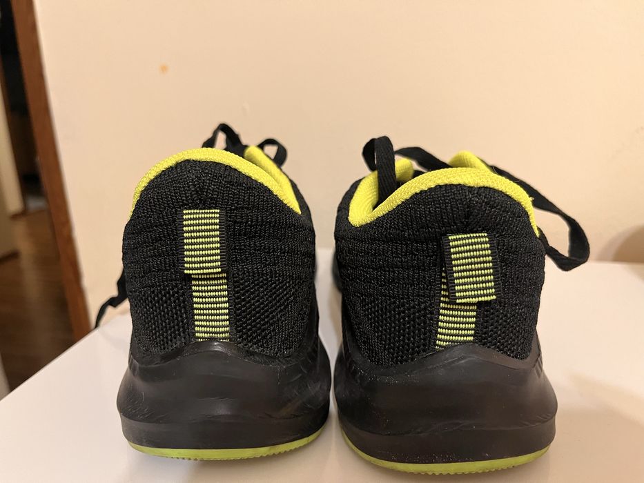 Adidasi sport de panza