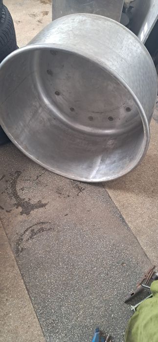 Cazan inox alimentar 200 litri și bidon lapte aluminiu 25 litri