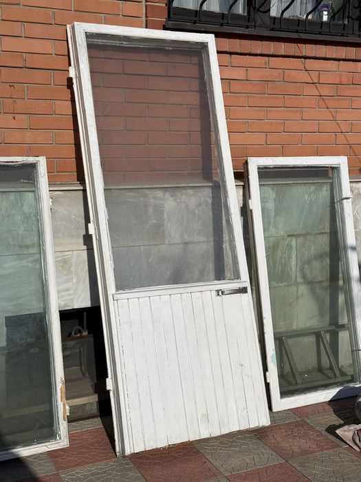 Продам окна и дверь