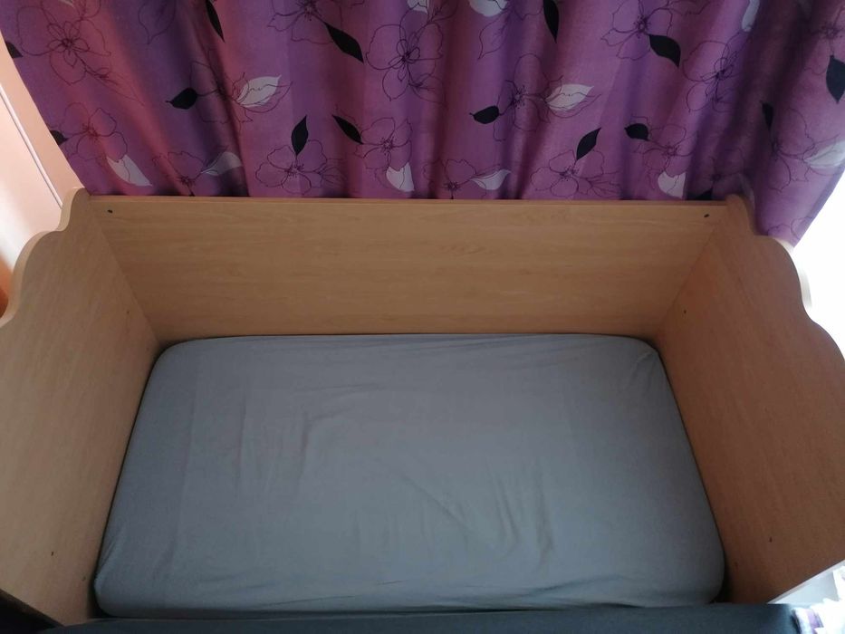 Детска кошара/легло ставаща на бюро