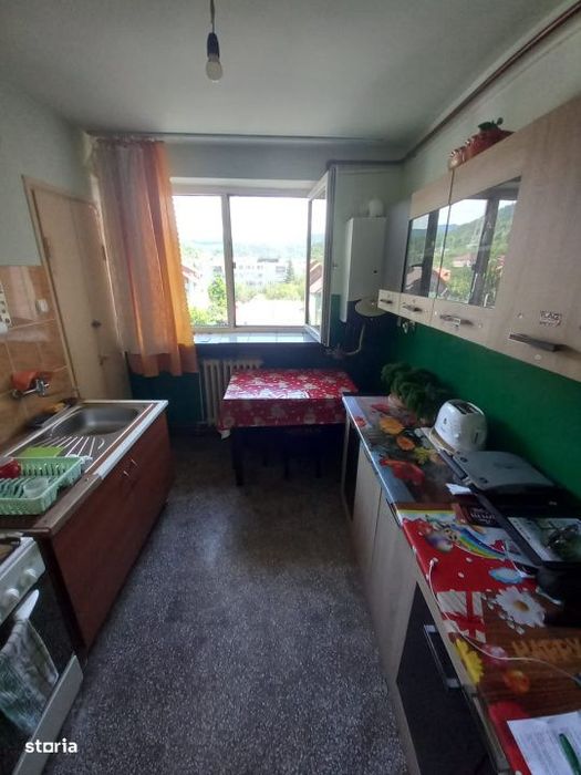 OPORTUNITATE - apartament 3 camere decomandat, 2 bai