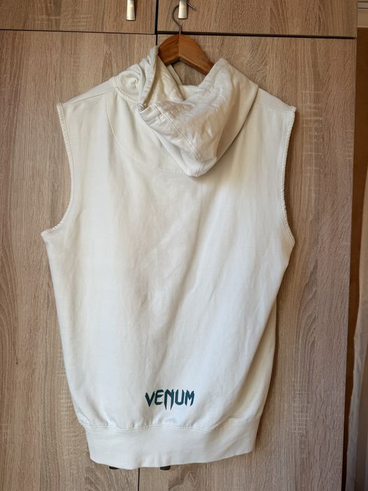 Продавам чисто нов потник на venum