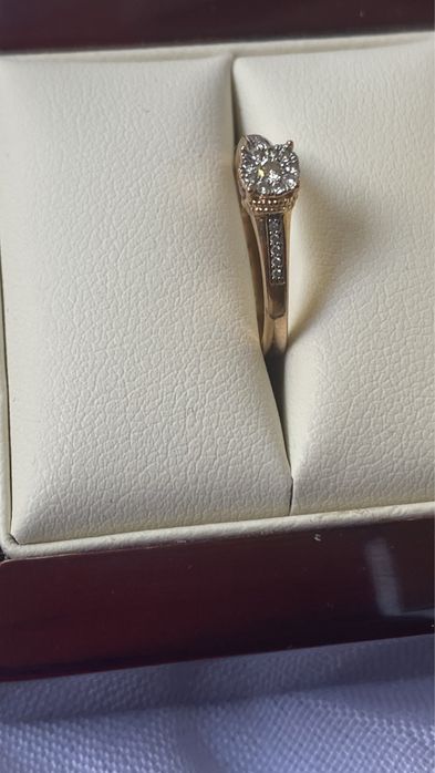 Vand inel de logodna