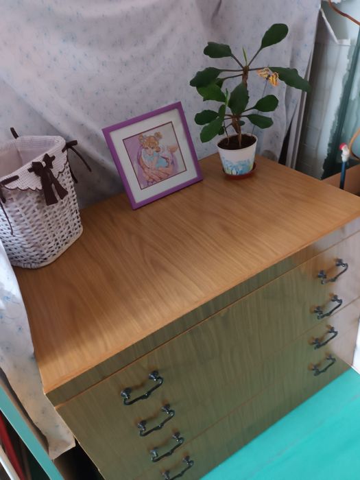 Продам комод,с зеркалом