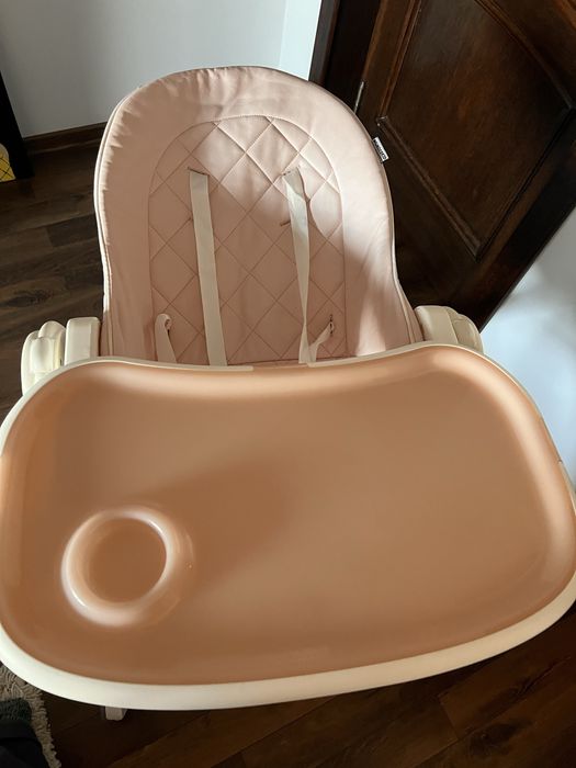Scaun de masa  roz pentru bebelusi