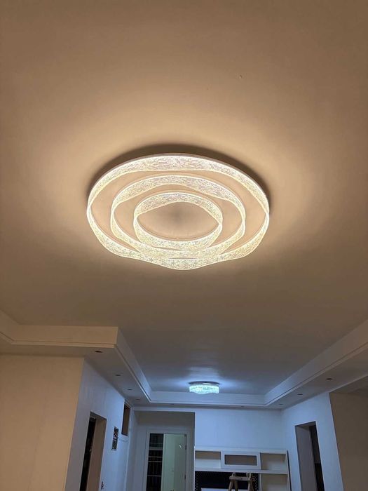 Продам LED люстру