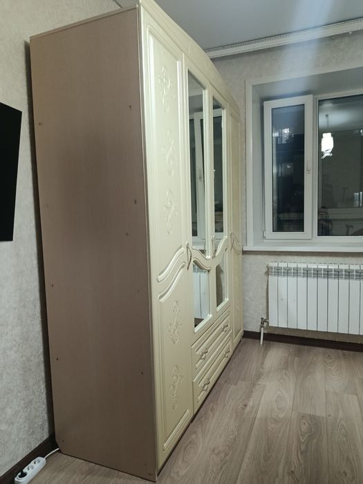 Продам шифоньер в отличном состояний