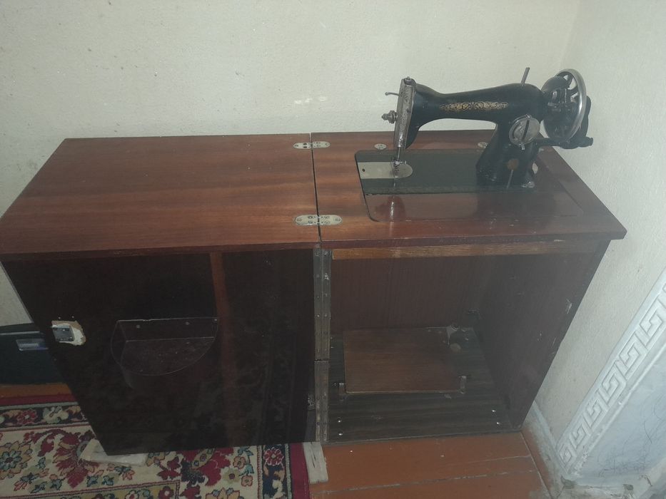 Продаётся шв. машинка ПМЗ и Чайка 142М