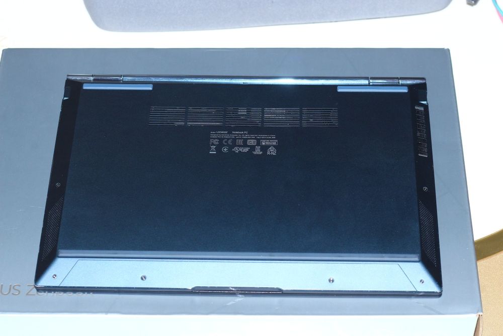 ASUS ZenBook 14 OLED