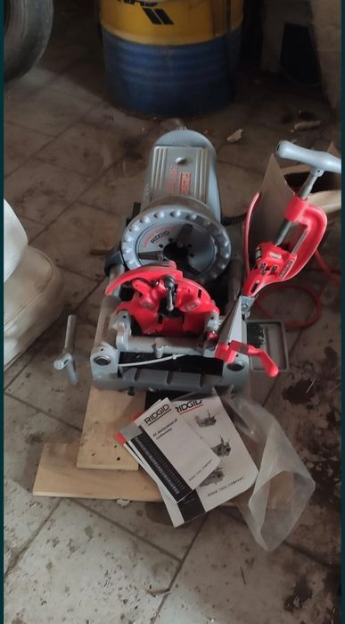 Резьбанарезной станок RIDGID 300 Compact
300 Compac