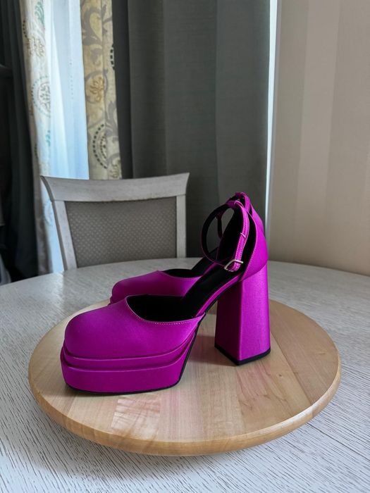 Продам женские туфли