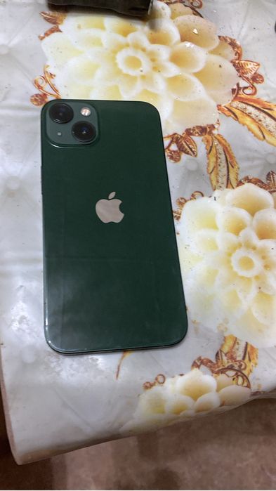 Продам айфон 13