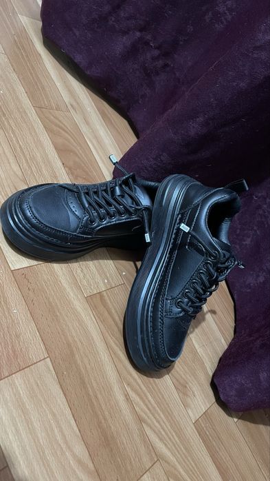 Продам универсальную обувь на мальчика