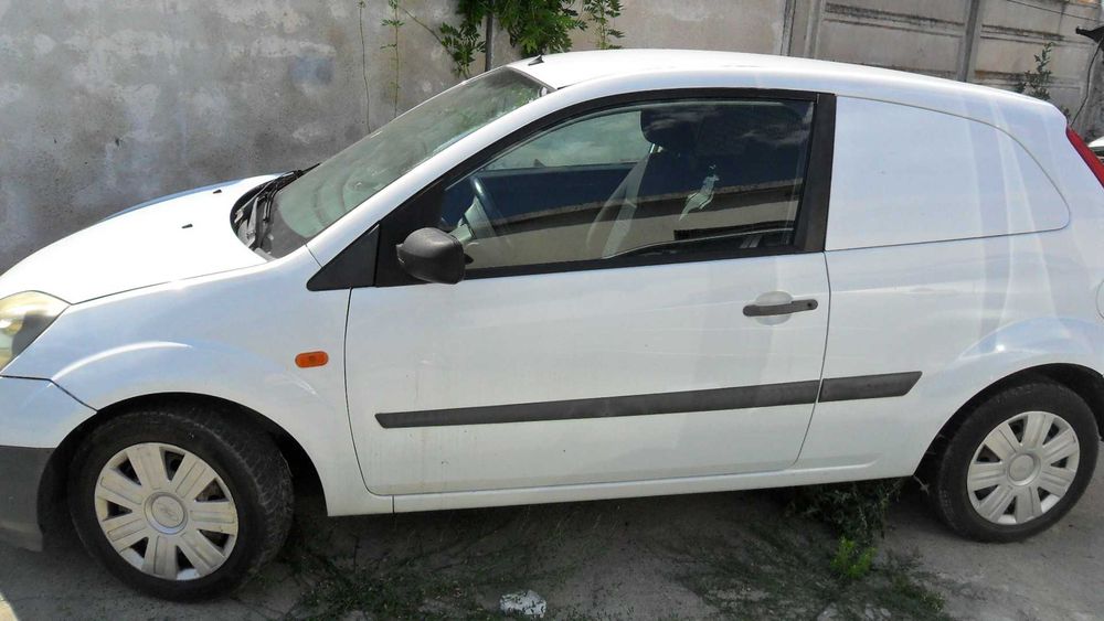 FORD Fiesta 2010 — imagine 3