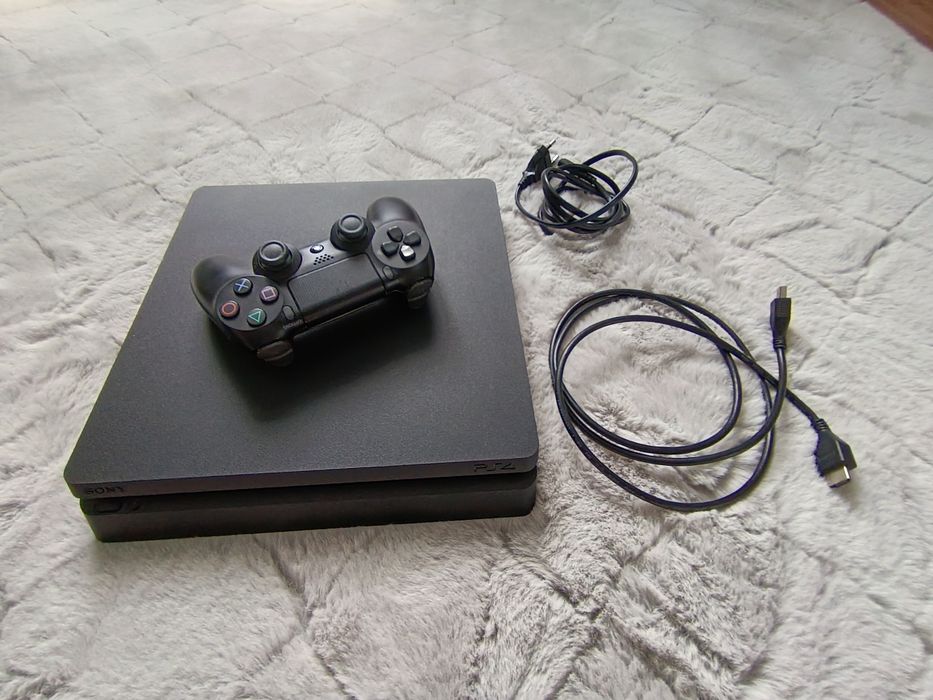 Vand ps4 slim ca nou