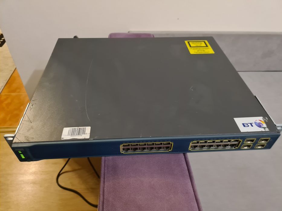 Switch CISCO SYSTEMS WS-C3560G-24PS-S V05, funcțional.
