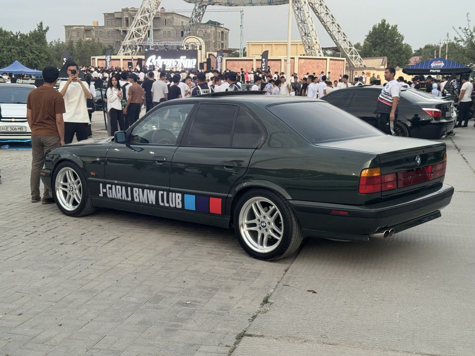 BMW E34 автомат машина в идеалном состаяние