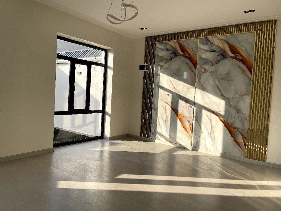 Мирзо Улуғбек туманида  2 сотих, 6 хонали  евро участка сотилади.