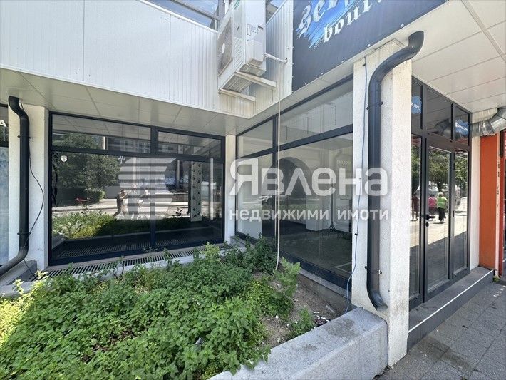 Дава се под наем Магазин в Пловдив, Център - 60 кв.м за 650 € - Снимка #1