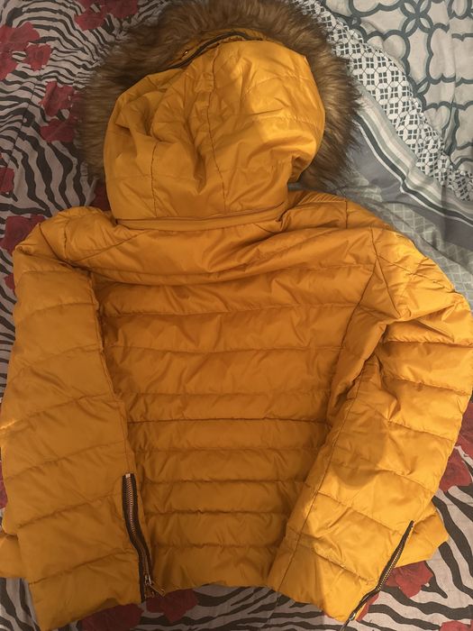 Яке зимно топли и от вътре е пухкаво използвано е но е като ново