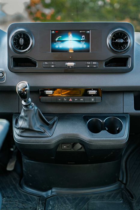 Луксозен кемпер ван под наем | 4 места | НОВ 2025 | Напълно оборудван