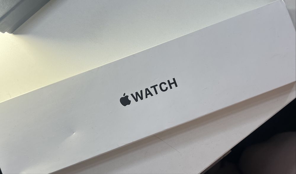 Продаю часы Apple watch SE
