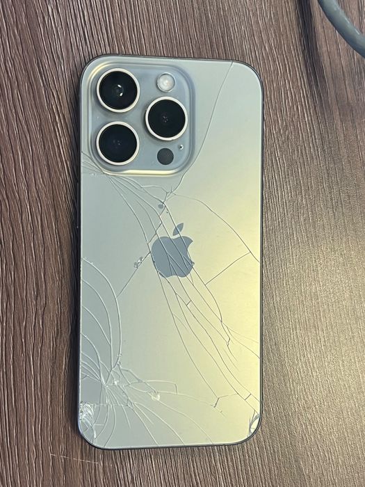 Продам Iphone 15 pro 256 gb