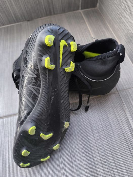 Футболни бутонки за трева 36,5номер