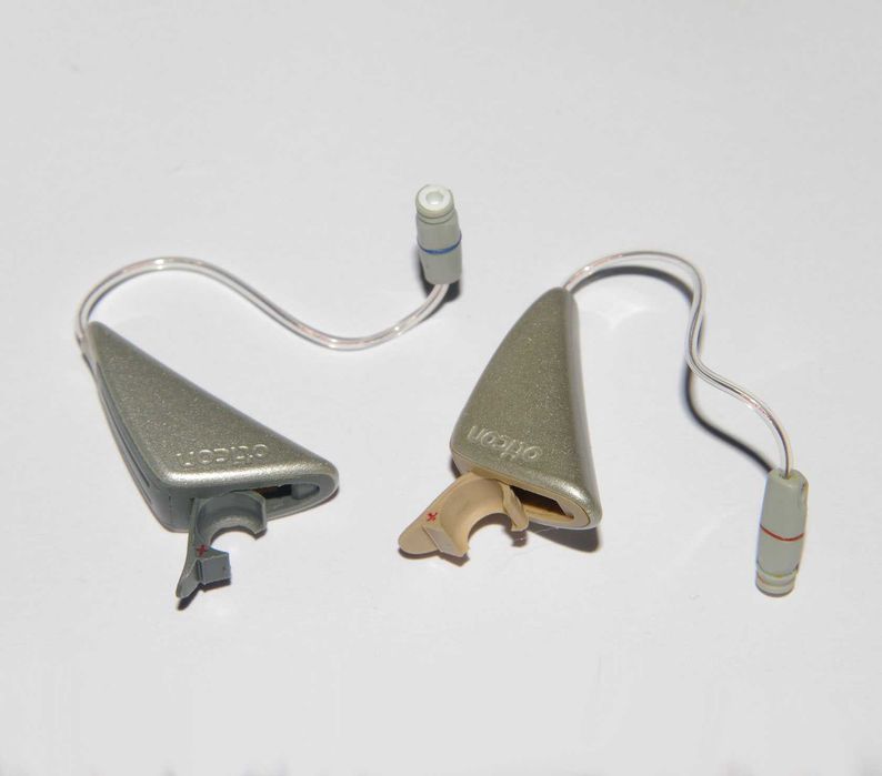Слухови апаратчета Oticon Delta RIC hearing aid, две двойки апарати