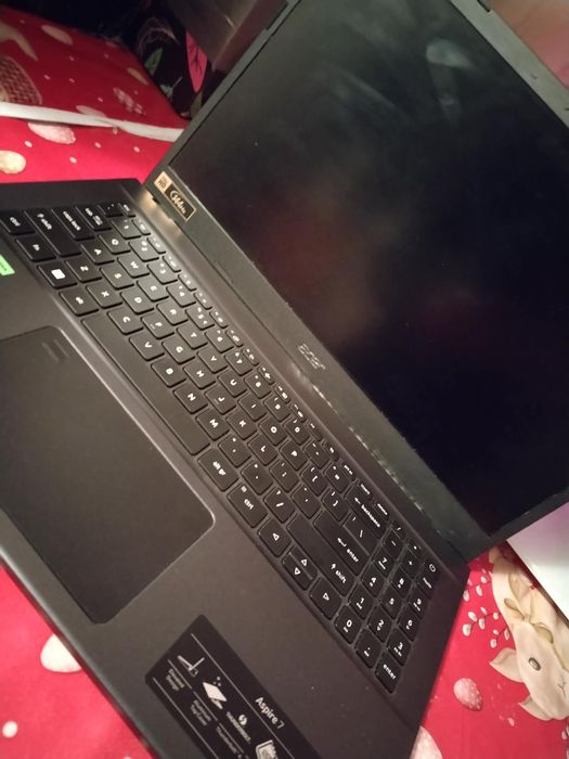 Vând laptop Acer Aspire 7
