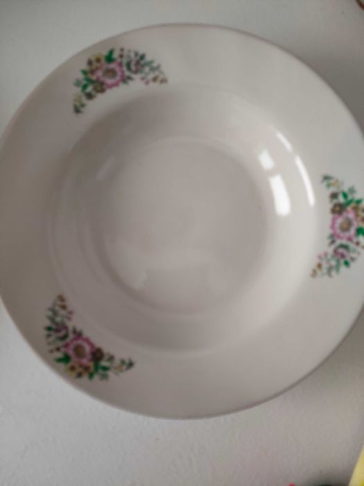 Порцеланови чинии