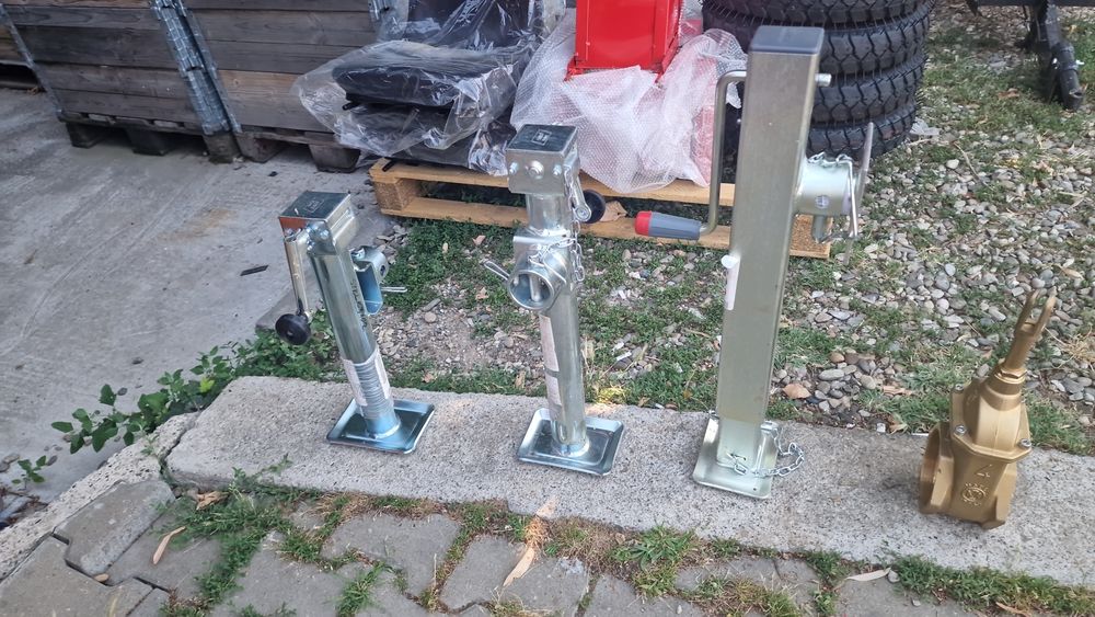 Picior sprijin remorca 7.5 tone 750 lei 3.5 tone preț 450 lei cu tva s