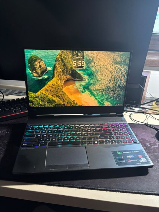 Laptop Gaming MSI Alpha 15 – Ryzen 7, RX 5500M 4GB, 32GB RAM, 144H