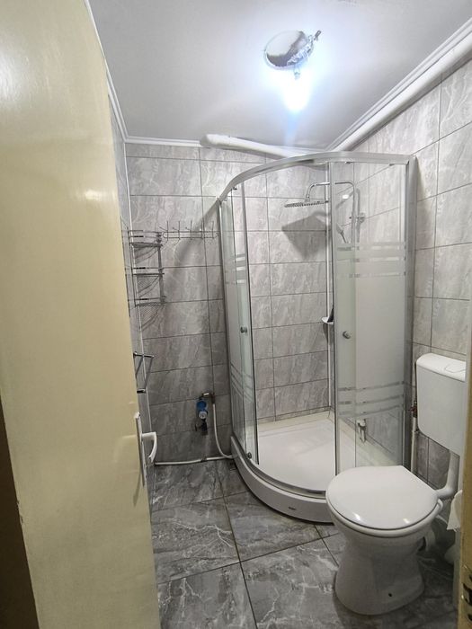 Închiriez apartament