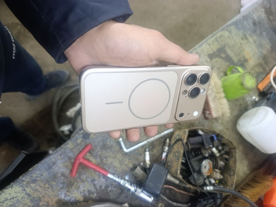 iPhone 14 pro max gold 256gb