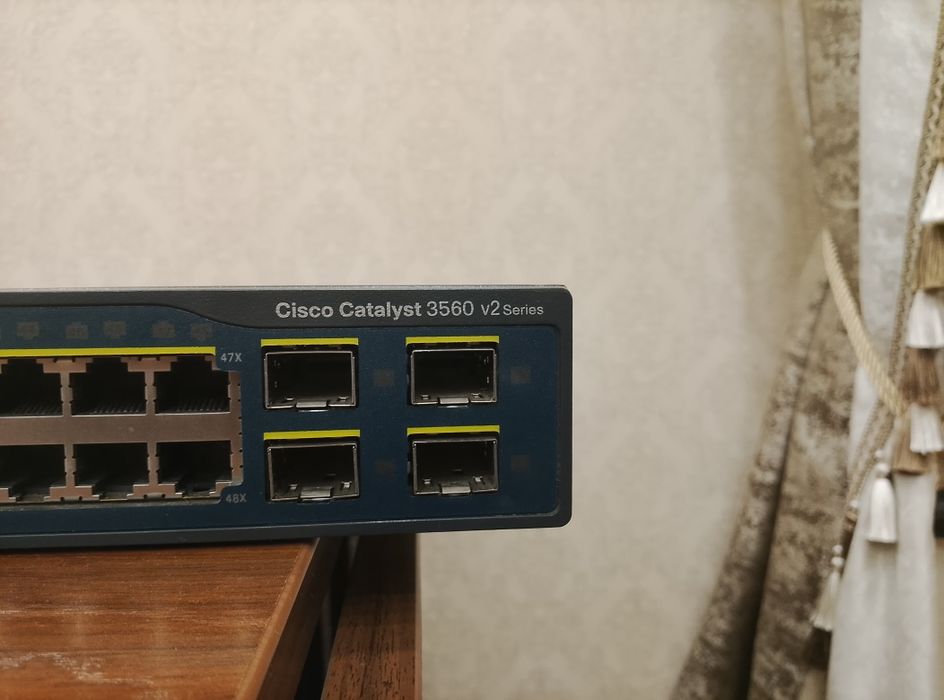 Коммутатор Cisco Catalyst 3560 v2  48 портов, L3,