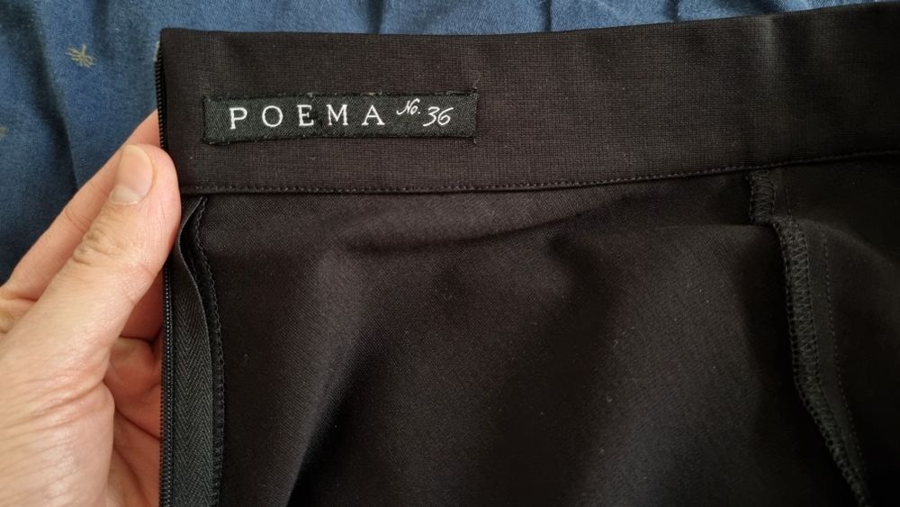 Fusta clos neagra Poema