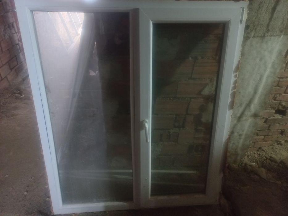 Продавам нова бяла pvc дограма