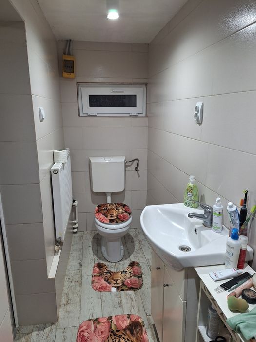 Casa de vânzare în spate la bloc Privilege