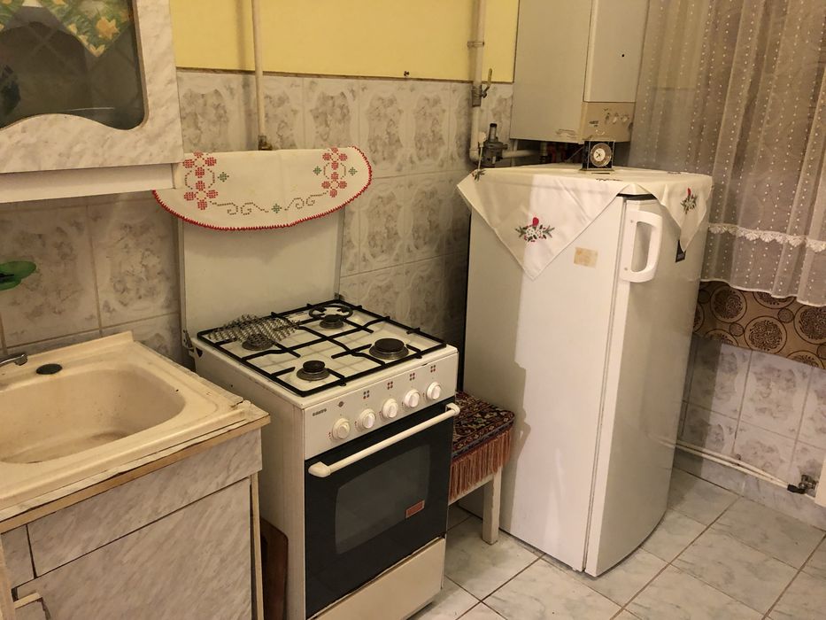 Vand/inchiriez apartament cu 2 camere in centrul orasului Vulcan