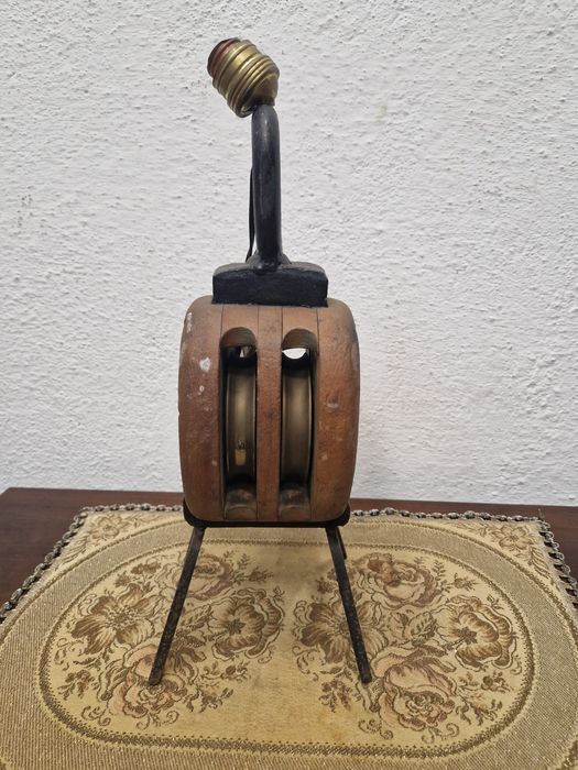 Текелаж лампа с окабеляване